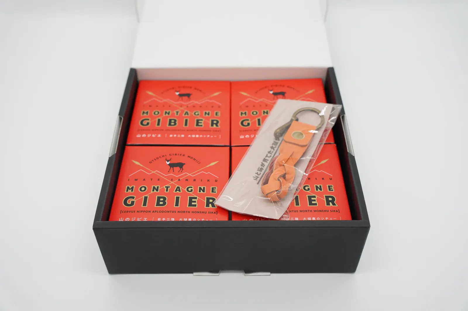 【常温ギフト便】大槌鹿のコク旨シチュー4缶＋キーホルダーセット · MOMIJI株式会社 / 大槌ジビエ